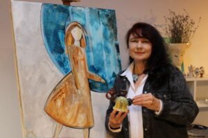 Biete Workshops mit Keramik, Papierkunst und Acrylmalerei an